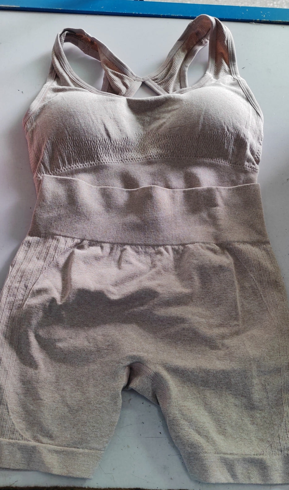 2pcs Sports Fitness Yoga Suit Breathable Hip-lifting Shorts And Hollow Out Back Bra Womens Clothing